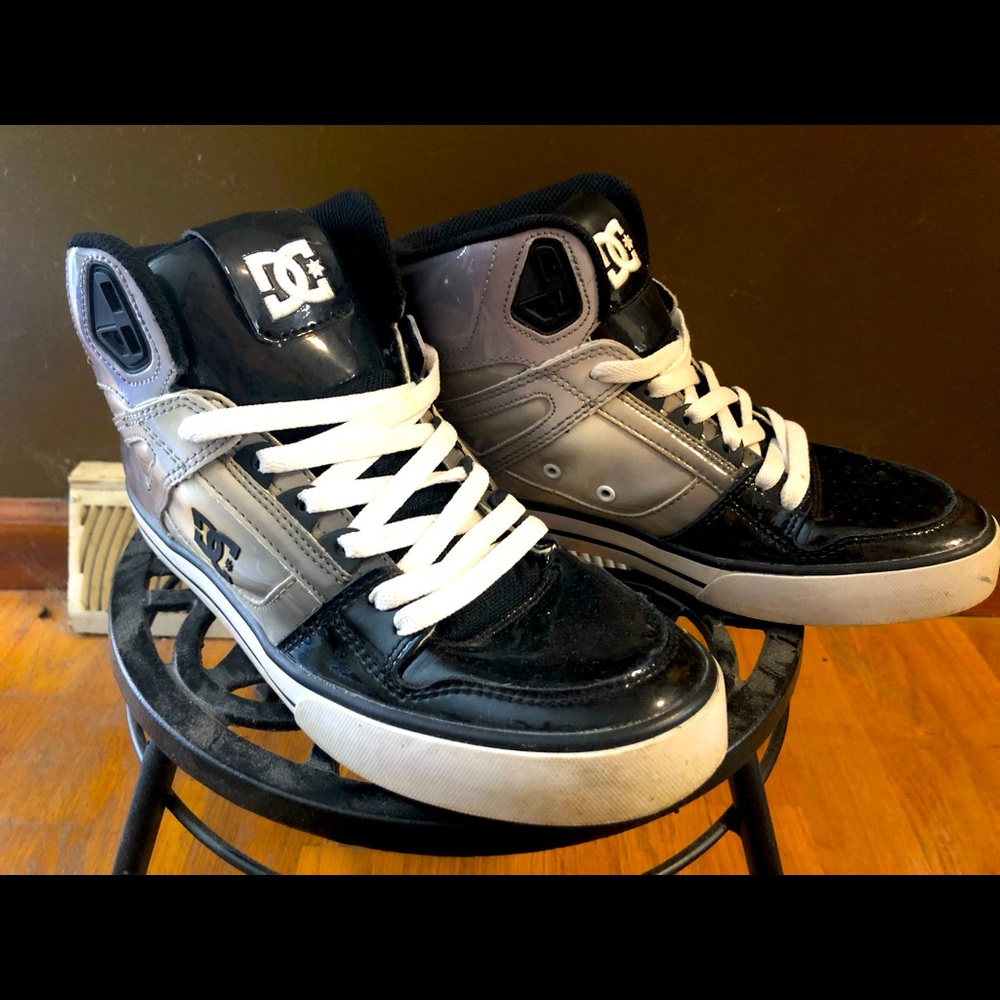 DC Sneaker